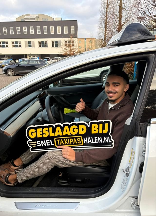 Cursist geslaagd voor de taxipas bij Sneltaxipashalen.nl (11)