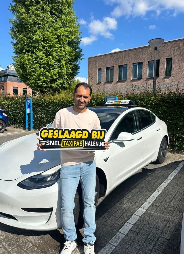 Cursist geslaagd voor de taxipas bij Sneltaxipashalen.nl (2)