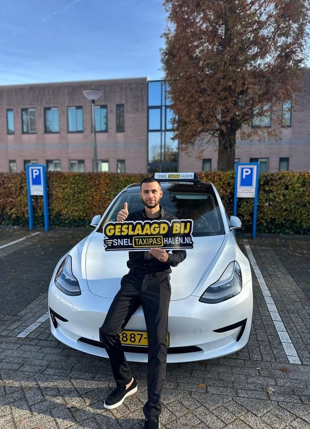 Cursist geslaagd voor de taxipas bij Sneltaxipashalen.nl (7)